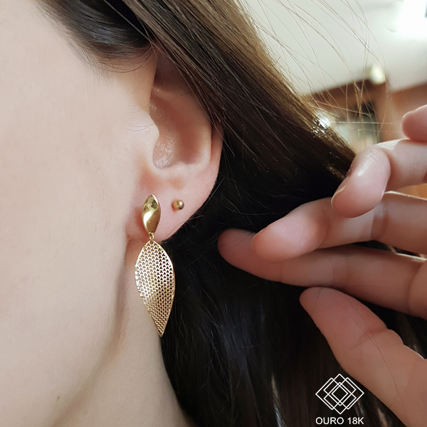 Brinco Folha Esteira Ouro 18k