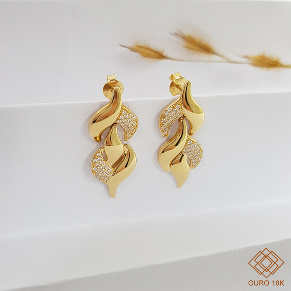 Brinco Curvas Ouro 18k Zircônia