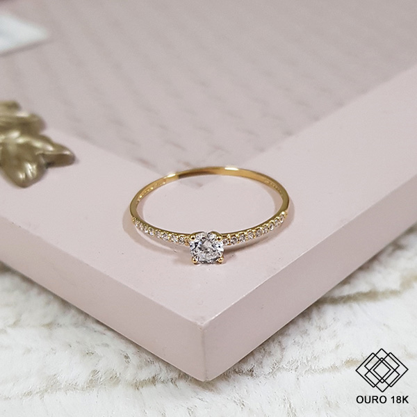 Anel Solitário Ouro 18k Zircônias