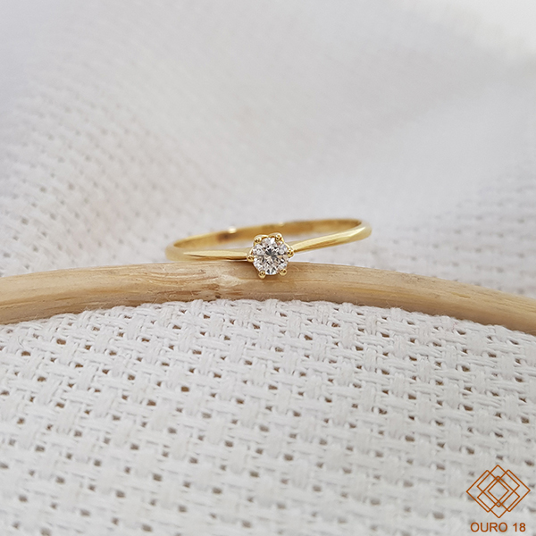Anel Solitário Ouro 18k Diamante 10pts