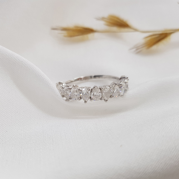 Anel Meia Aliança Navete Ouro 18k - Diamante Laboratório 1,87cts