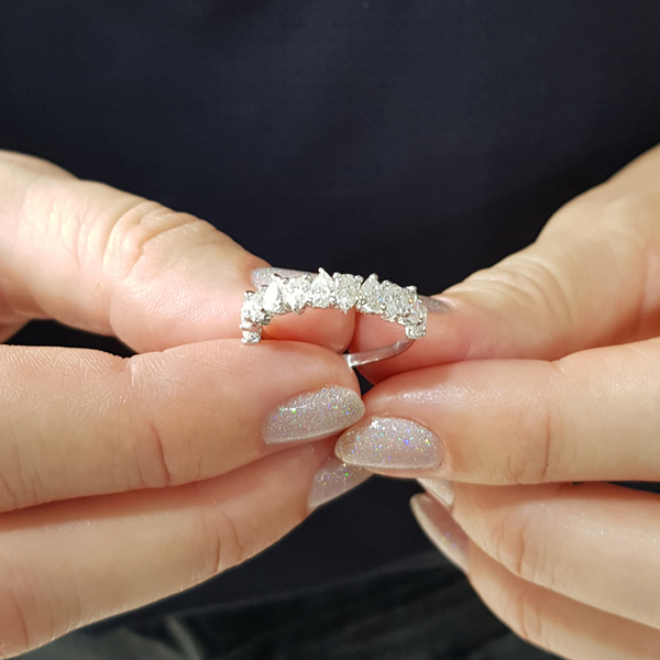 Anel Meia Aliança Navete Ouro 18k - Diamante Laboratório 1,87cts