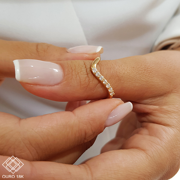 Anel V Ouro 18k Diamante Laboratório