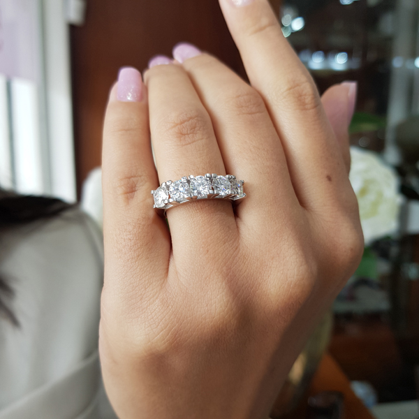 Anel Meia Aliança Prata 925 Moissanite