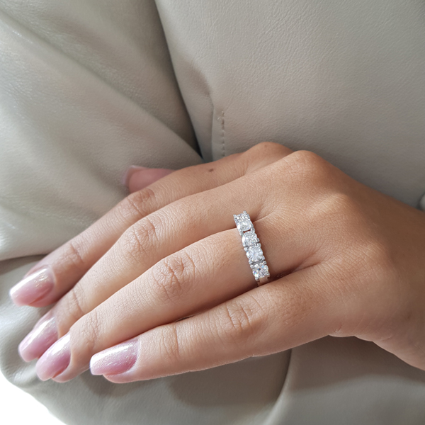 Anel Meia Aliança Prata 925 Moissanite