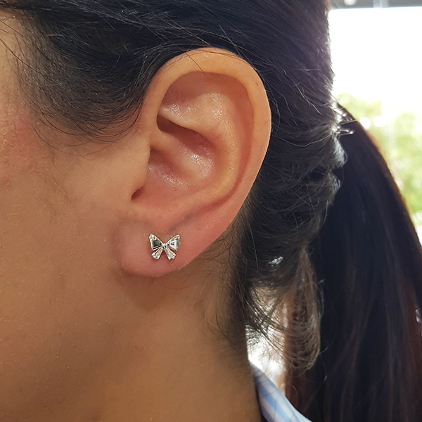 Brinco Pequeno Laço Prata 925