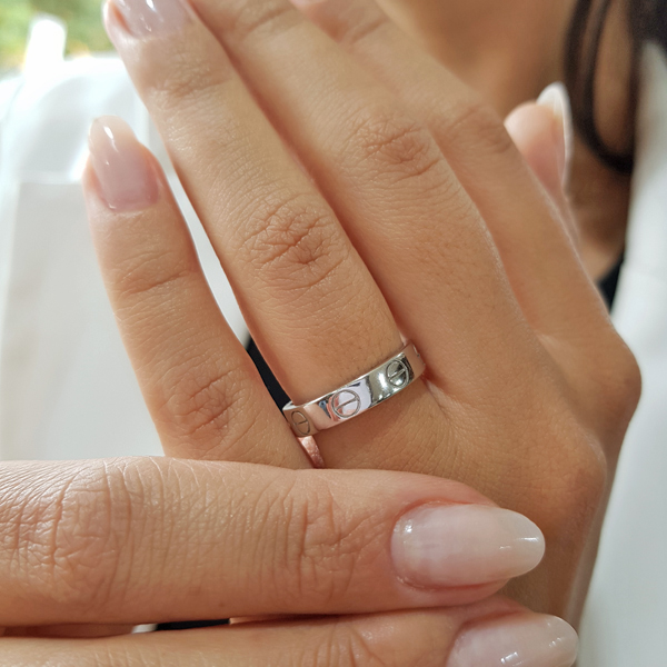 Anel Love em Prata 925