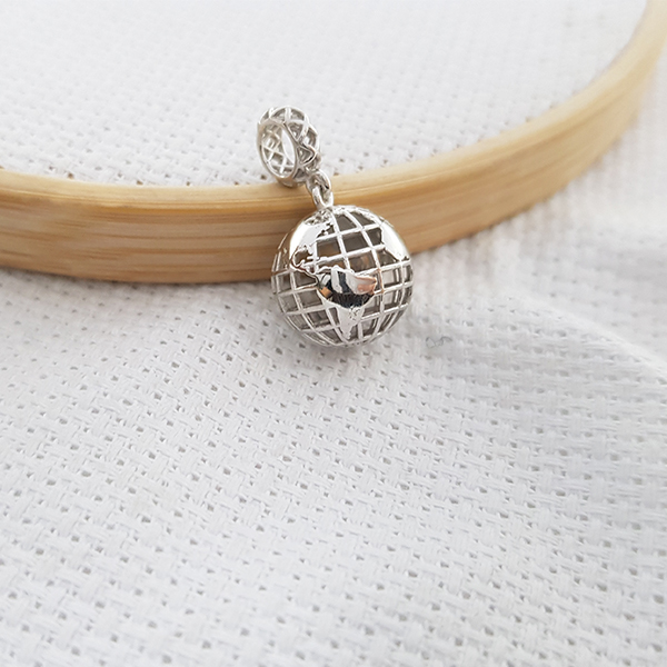 Pingente Berloque Globo em Prata 925