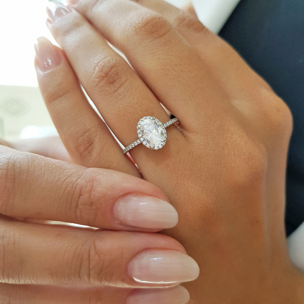 Anel Solitário Oval Prata 925 Zircônias