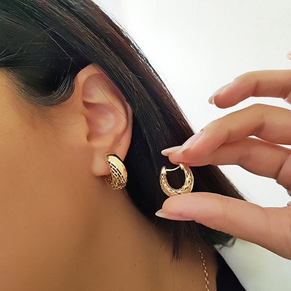 Brinco Argola Texturizada em Ouro 10k