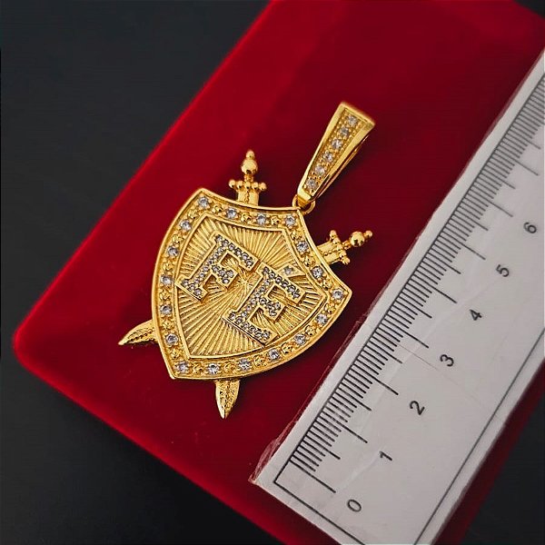 Pingente Fé Escudo Cravejado G - Banhado a Ouro 18k