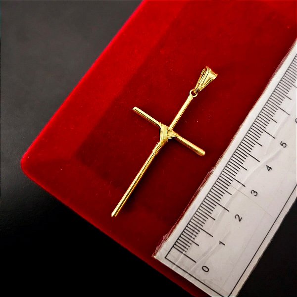 Pingente de Cruz Agulha Trançada P - Banhado a Ouro 18k