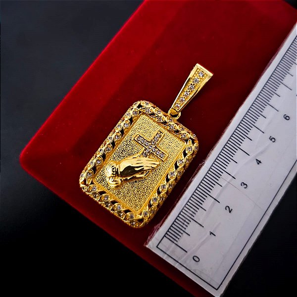 Pingente Bíblia Mão Com Terço Cravejado - Banhado a Ouro 18k