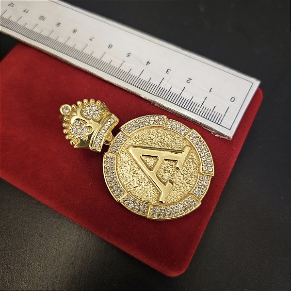Pingente Letra Cravejado com Coroa - Banhado a Ouro 18k