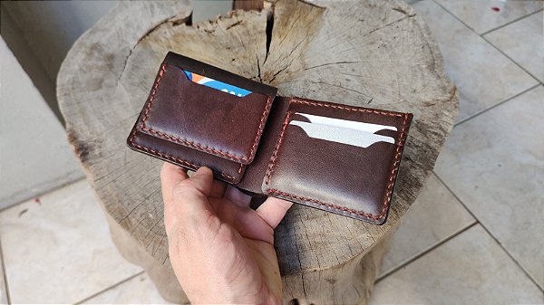 Carteira Bifold Plus Em Couro Café