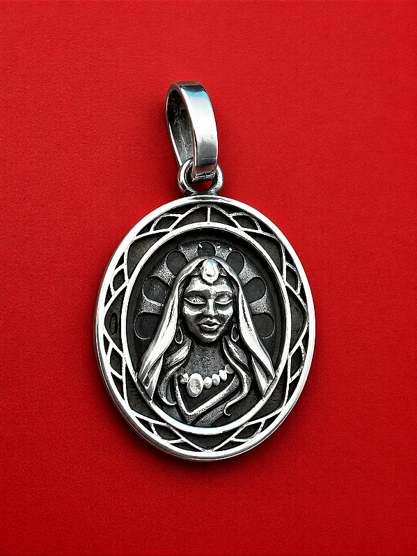 Pingente Medalha de Santa Sara Kali em Prata 925