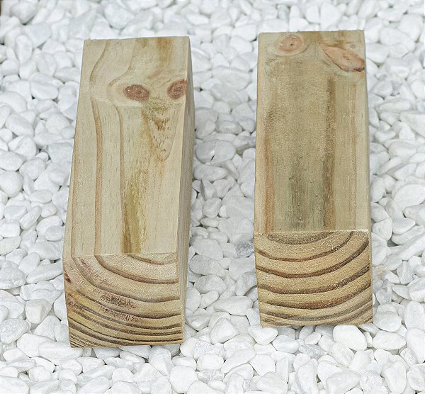 Pé direito/Pilar em Madeira de Pinus Tratado 9,5 cm x 9,5 cm x 3 m
