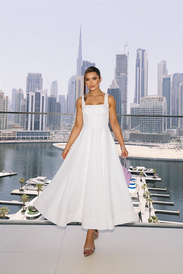 Vestido Midi Branco Liso Abertura Costas