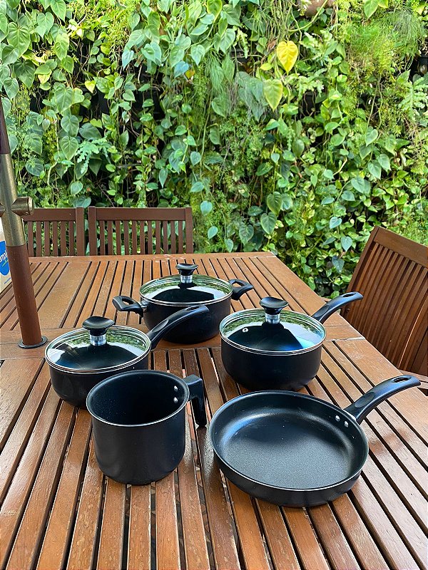 Conjunto Caçarola + Panelas com cabo + frigideira + caneco + Brinde Surpresa (Preto).
