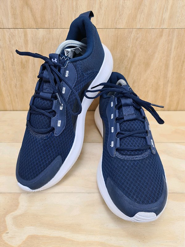Tenis Under Armour Charged Victory Masc
