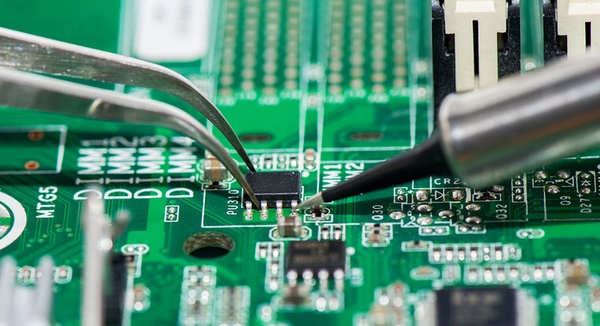 Serviços de manutenção de placa eletrônica - orçamento sob consulta