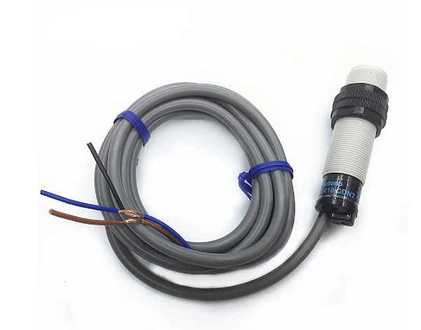 SENSOR CAPACITIVO M18 CR18-8DP NA PNP 10-30Vdc CABO 2m 4 fios - Sn 8mm - AOTORO