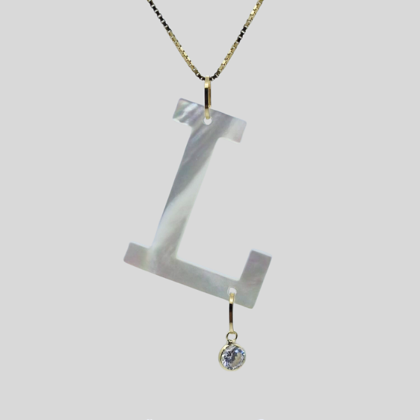 Pingente Ouro 18K Letra "L" Madrepérola