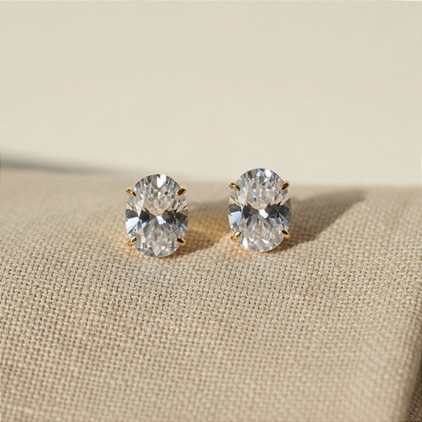 Brinco Ouro 18k Ponto de Luz Oval 6x8mm Branca