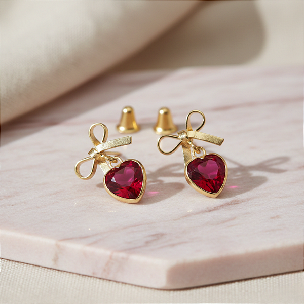 Brinco Laço Ouro 18k com Coração Vermelho