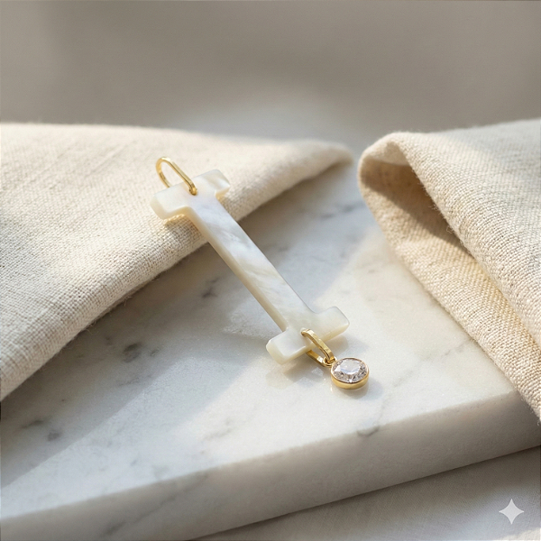 Pingente Ouro 18K Letra "I" Madrepérola