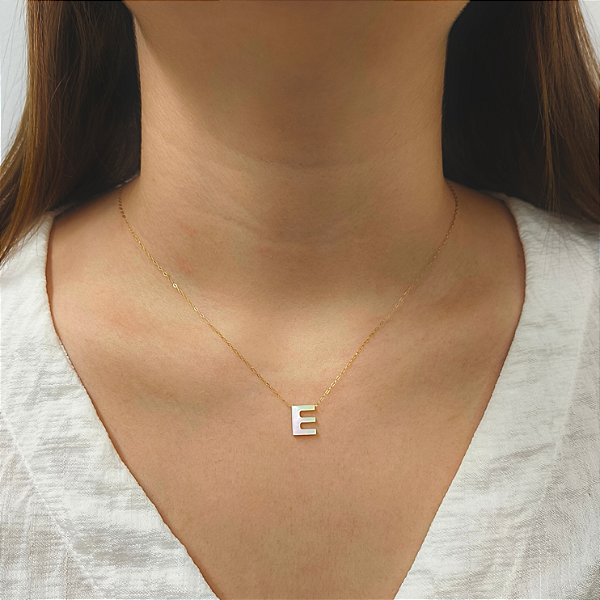 Colar Ouro 18k Letra "E" Madrepérola na Corrente Zeta