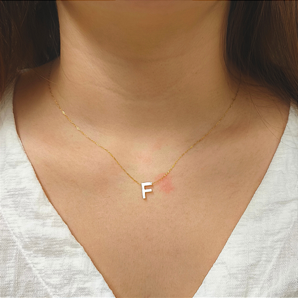 Colar Ouro 18k Letra "F" Madrepérola na Corrente Zeta