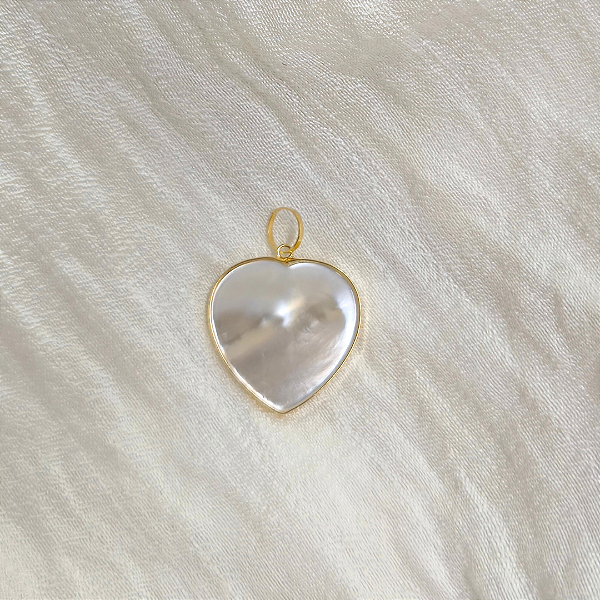 Pingente Ouro 18K Coração Madrepérola 15mm