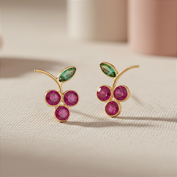 Brinco Uvinha Vermelha em Ouro 18k