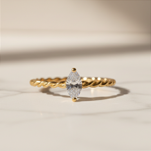 Anel Marquise Branca em Ouro 18k