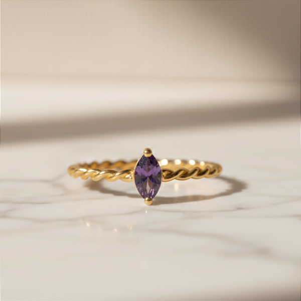 Anel Marquise Roxo em Ouro 18k