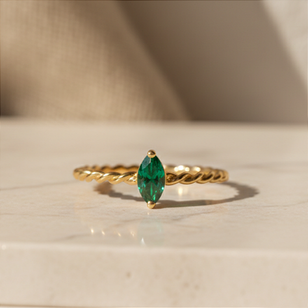 Anel Marquise Verde em Ouro 18k