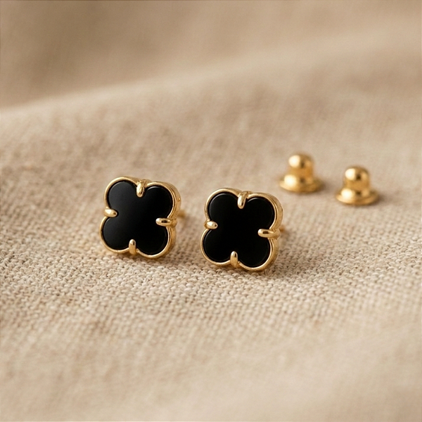 Brinco Cute Trevo Ônix em Ouro 18k