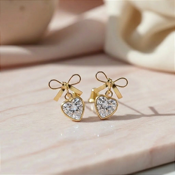 Brinco Laço Ouro 18k com Coração Branco