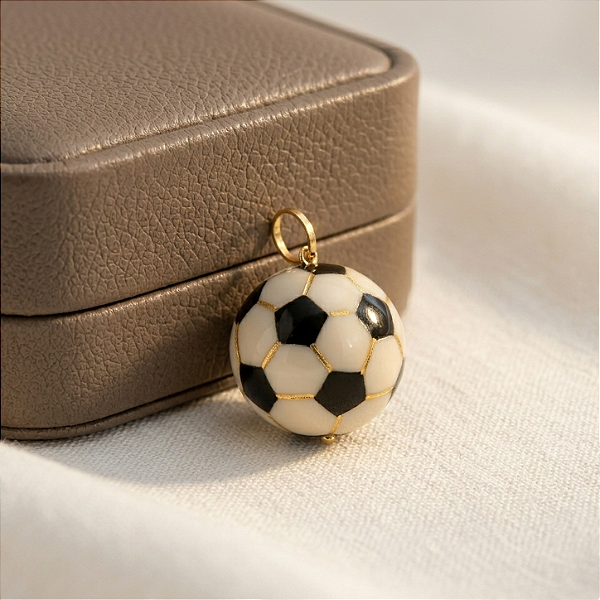 Pingente Copa Ball Preto com Ouro 18K