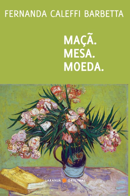 Livro Maça. Moeda. Mesa.