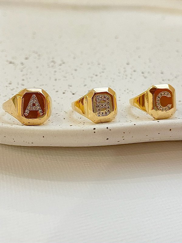 Anel Letra Cravejada Dedinho