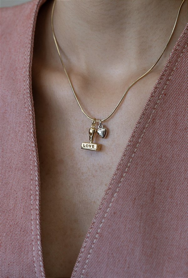 Colar Carimbo Love