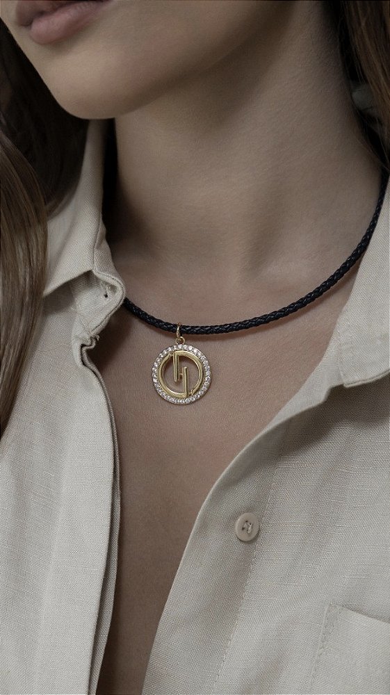 Colar de Couro Azul Navy com Pingente Cravejado