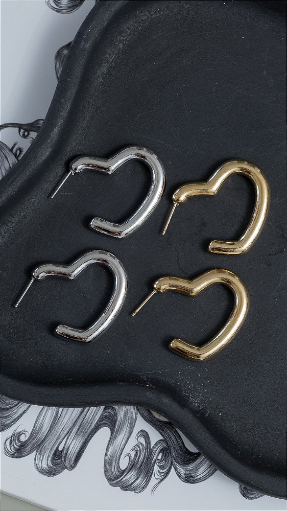 Brinco Argola Coração Rígida