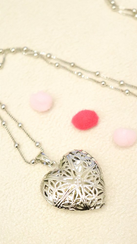 Colar Longo Relicário Coração Aromático