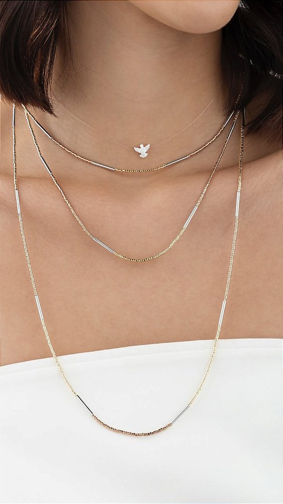 Colar Espírito Santo na Madre Pérola no Nylon