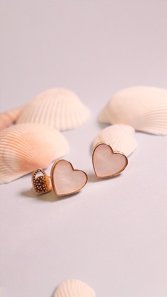 Brinco Coração com Cravação Lateral