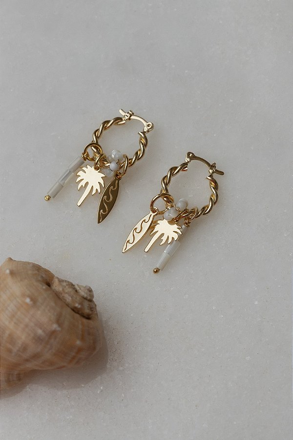 Brinco Argola Torcida com Pingentes Mar