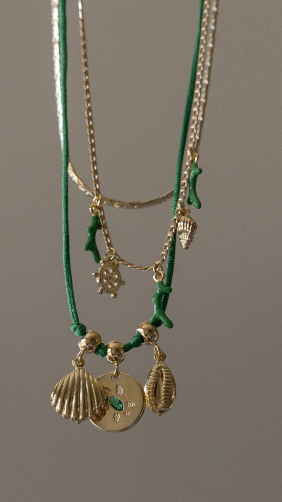 Colar de Elos com Pingentes - Alga Verde, Leme e Concha